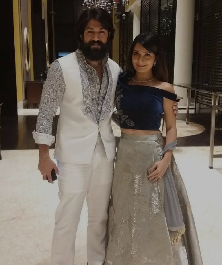 YashismNetwork's tweet photo. Happy 5th yr wedding anniversary for our Rocking couple❣️

@TheNameIsYash @RadhikaPandit7 
#KGFChapter2 #yashboss https://t.co/D7iDzp4OSi