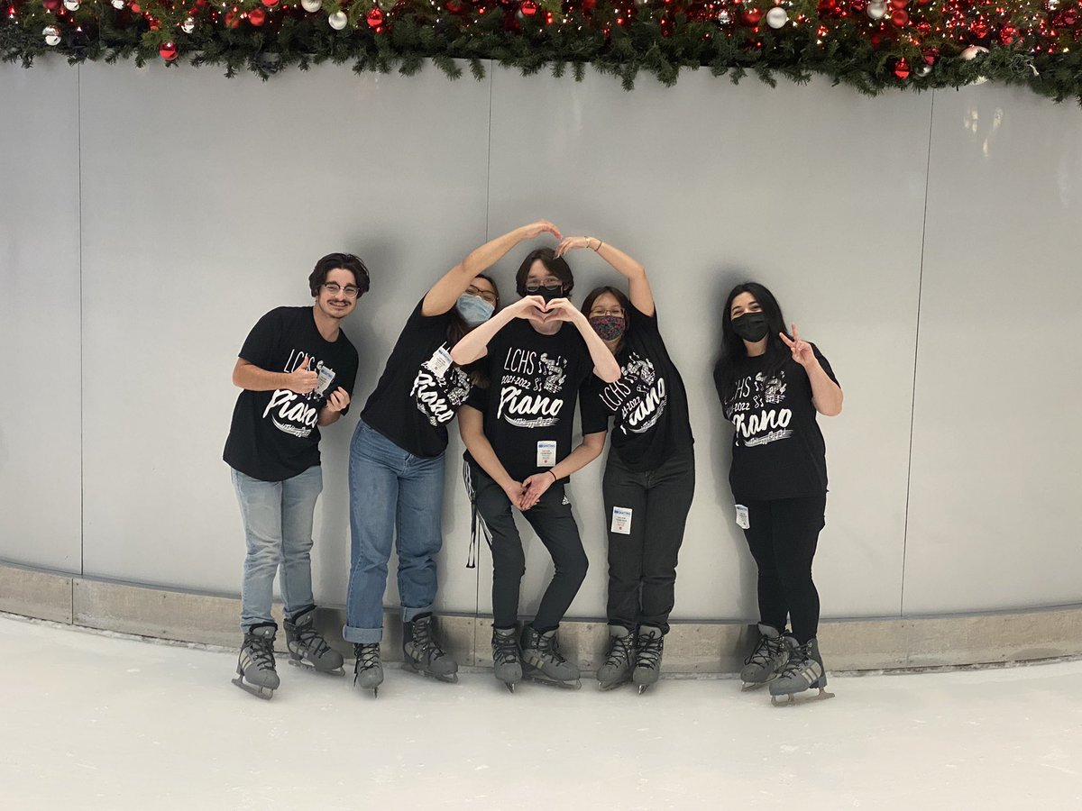 Piano Holiday Galleria performances Day 3!!!@LCHS_Patriots <a href="/GISDArts/">GISD Fine Arts</a>