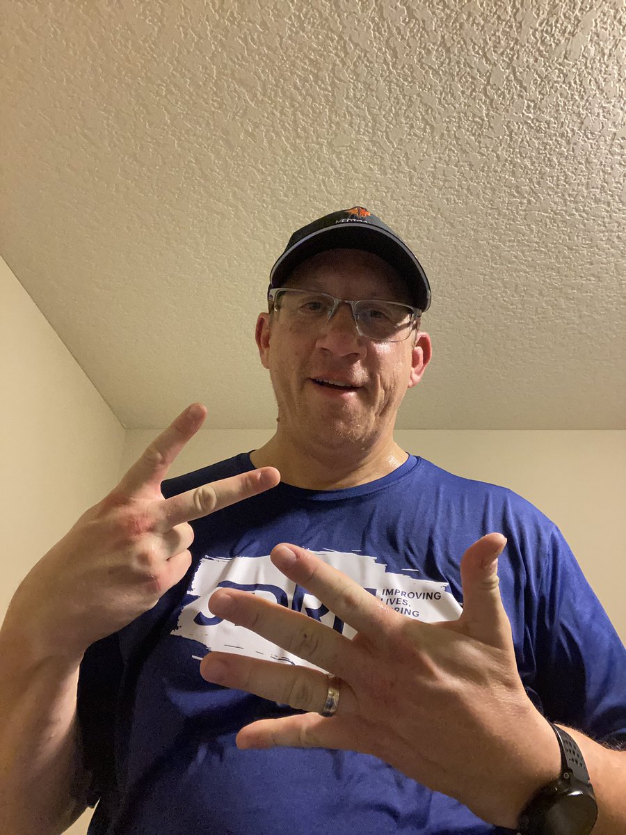 salguodmai's tweet photo. Previous Annual 12 Month High was 821, that was 2019. Currently 96 from 1,000 on 2021. 7 treadmill miles down! #drenched #TypeOneLooksLikeMe https://t.co/EeRgW5putF