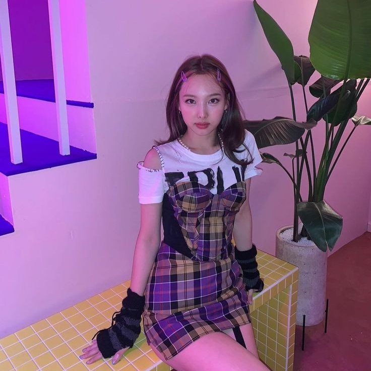 kvsbum's tweet photo. [ #. naya isidro ]

— sosyal
— selfie is life
— sad girl sa twt kahit nbsb
— chances of survival: 40%
— weapon: kawali https://t.co/OqqQlRdblu
