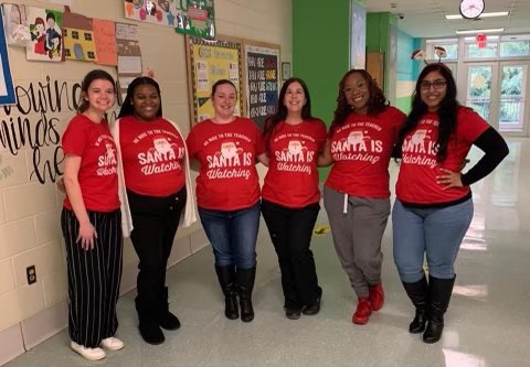 gbeltes_pgcps's tweet photo. Nothing says ‘Happy Holidays’ like matching outfits! Our Sensational Second Grade Teachers &amp; their UMD interns were picture perfect today in their matching shirts! #TeamSecondGrade #TeachersRock #TeamGreenbelt @missdarden1 @bunnita13 https://t.co/XaWNdHya55
