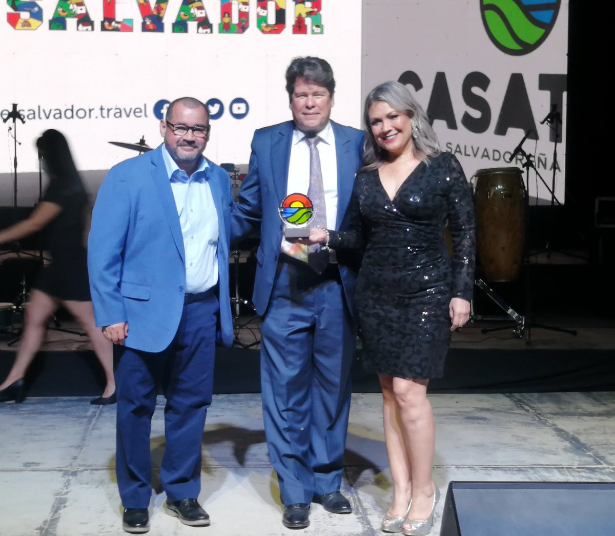 dianavytony's tweet photo. Agradecemos a @CASATUR_SV por el reconocimiento por nuestro compromiso de impulsar el turismo responsable nacional. #ConsumamosLocal https://t.co/JHrBSwJ06a
