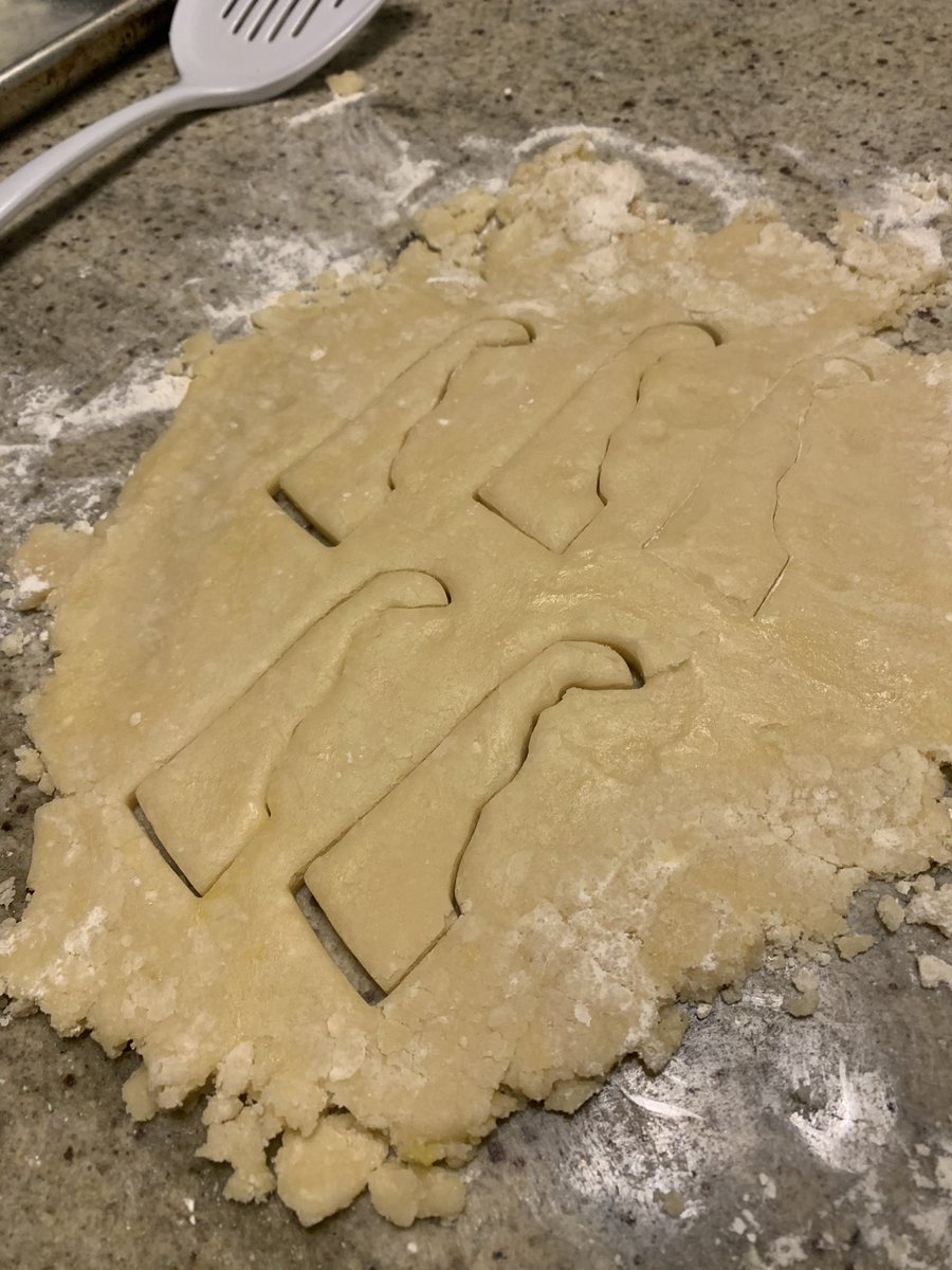 Rawstromsclass's tweet photo. 🎉🍪 Celebrating Delaware Day with some Delaware shaped cookies! 🍪 🎉 @MegClendaniel #DelawareDay https://t.co/bomowLYhvk