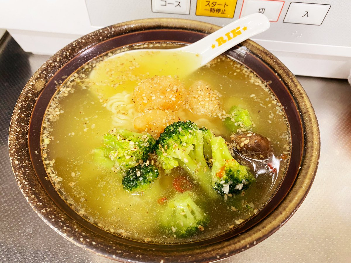 アヒージョポロイチくん!
安くて簡単でウマくてストック可能、素晴らしい。発見した人に感謝 
