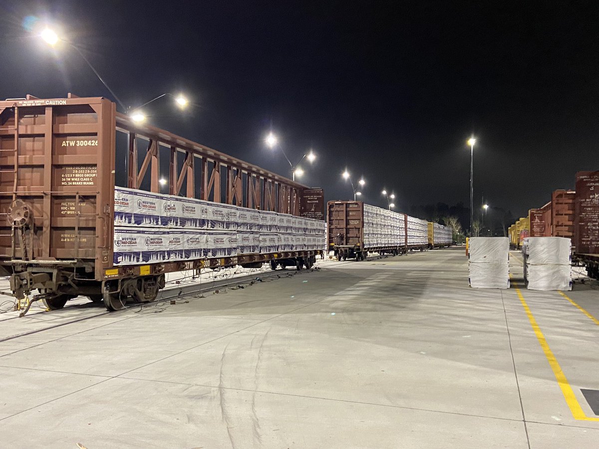 Finally getting in much need cedar pickets for our Houston stores!  6 rail cars awaiting unload #onesupplychain #HoustonFDC5859