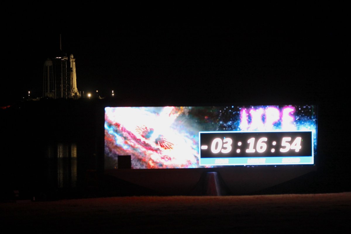 SpaceflightNow's tweet photo. Good evening from Kennedy Space Center in Florida, where the countdown has started for launch of a SpaceX Falcon 9 rocket at 1am EST (0600 GMT) with NASA’s IXPE X-ray astronomy satellite.

There's a 90% chance of good weather during the 90-minute window.

https://t.co/LJ39D8DrVQ https://t.co/iKNeR9JVZS