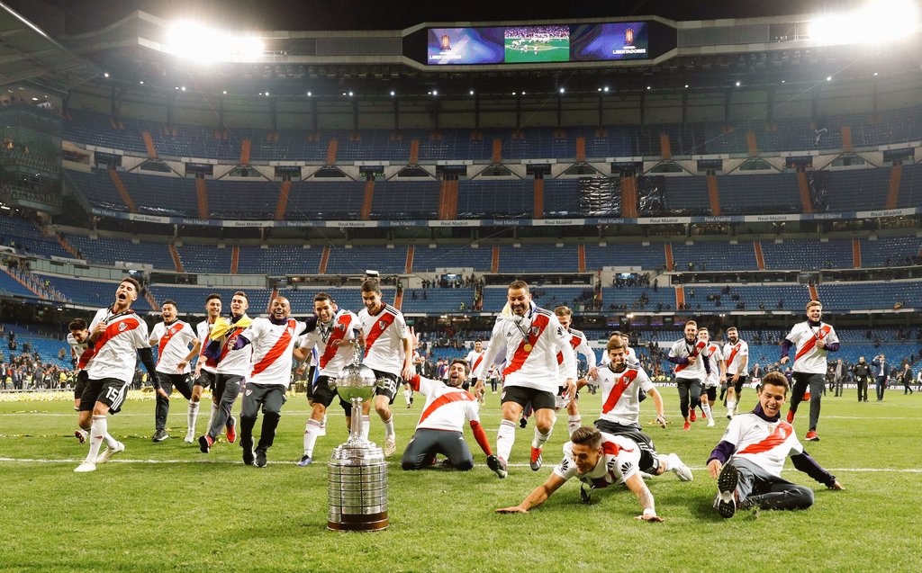¡Y VA EL TERCERO, Y VA EL TERCERO! 
Felices tres años del día más feliz de nuestras vidas. Les ganamos la final de Libertadores más importante de la historia en la cara, y se lo vamos a recordar toda la vida. 🐔🏆