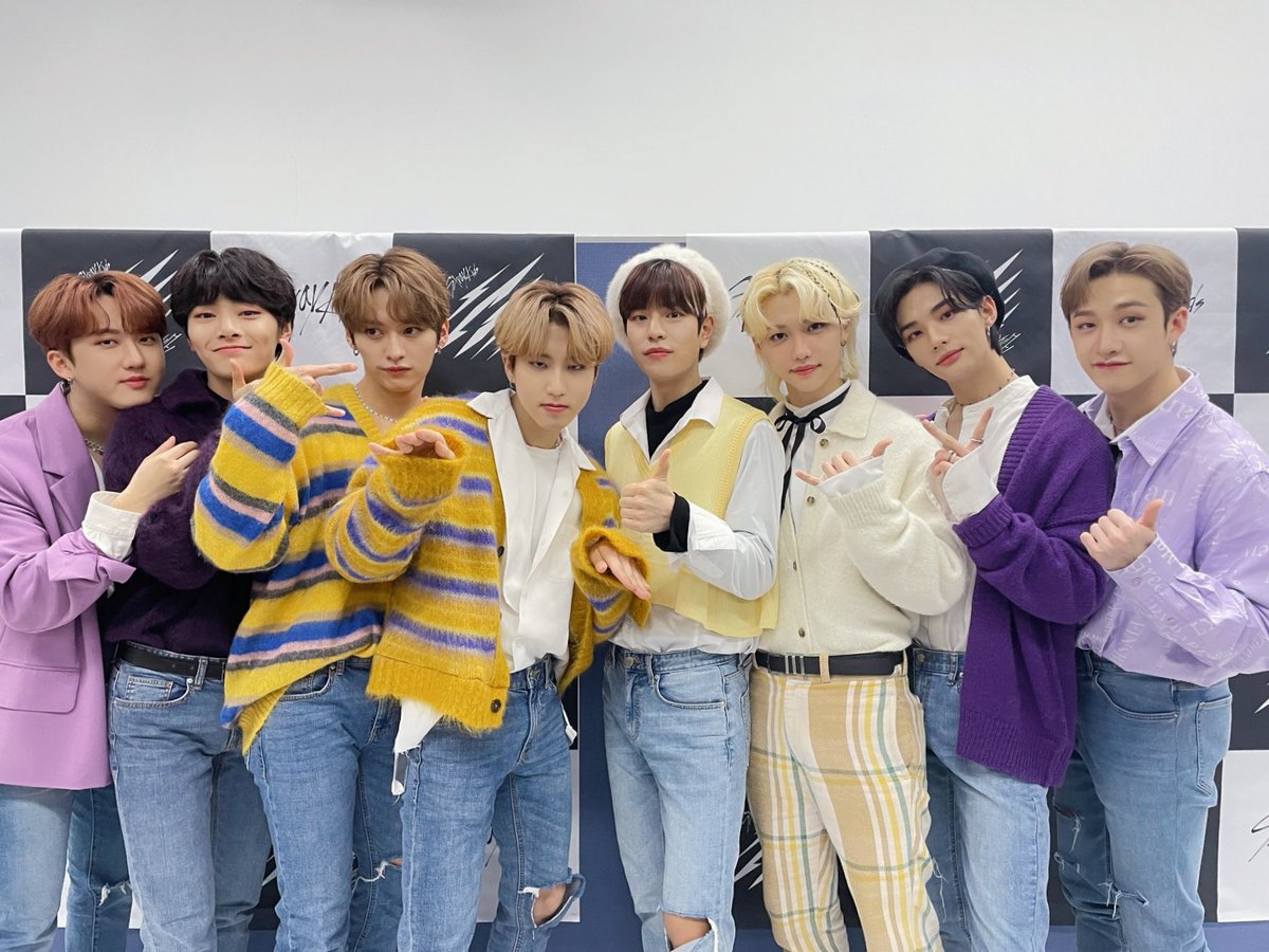 ComLiseth26g's tweet photo. @dAENGM0Jj I vote #MAMAVOTE #straykids https://t.co/Csq7Tqndhl