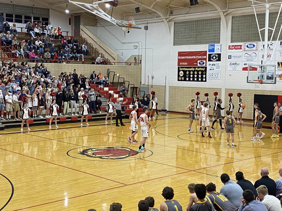 CacheValleyElit's tweet photo. Second game of the week. Watching our guys (and future guys) play in the @BRHSinfo vs @RoyRoyalsHoops play in preseason action. #EliteUp #cachevalley @CacheSports @CacheValleyElit https://t.co/in6aF9MHP0