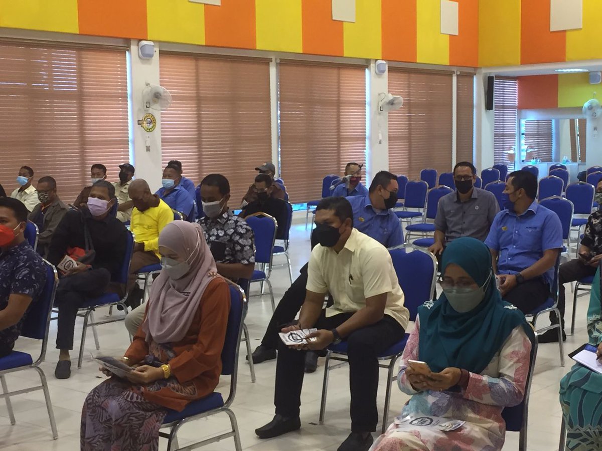 Taklimat Zakat  yang di sampaikan oleh penceramah Mohd Asyrat bin Mohd Nasir dari Majlis Agama Islam dan Adat Melayu Terengganu (MAIDAM)
<a href="/yusufghani200/">تذكرة</a>
<a href="/HasliJKR/">Hasli Ibrahim (Ir. Dr.)</a>
@alifzjkr
<a href="/JKRTerengganu/">JKR Terengganu</a>
#jasakepadarakyat
#togetherwedeliver