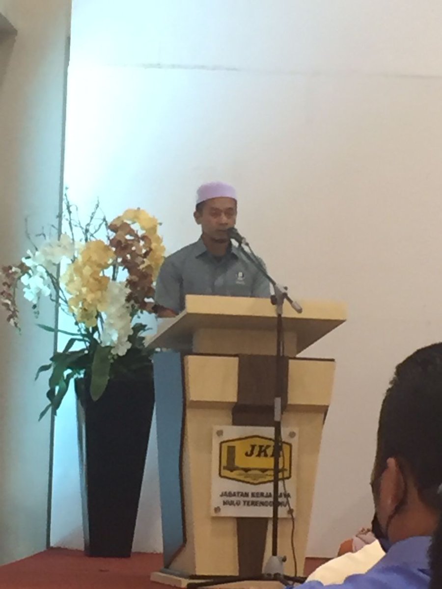 JKRHuluTrg's tweet photo. Taklimat Zakat  yang di sampaikan oleh penceramah Mohd Asyrat bin Mohd Nasir dari Majlis Agama Islam dan Adat Melayu Terengganu (MAIDAM)
@yusufghani200
@HasliJKR
@alifzjkr
@JKRTerengganu
#jasakepadarakyat
#togetherwedeliver https://t.co/iYYKSIVBLB