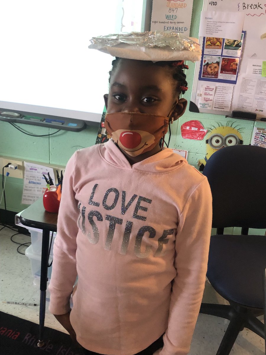 MrsHCampbell16's tweet photo. Exploring the Properties of Solids & Designing Hats #SecondGradeScientists @SunnyHill220 https://t.co/2BN07sZnMx