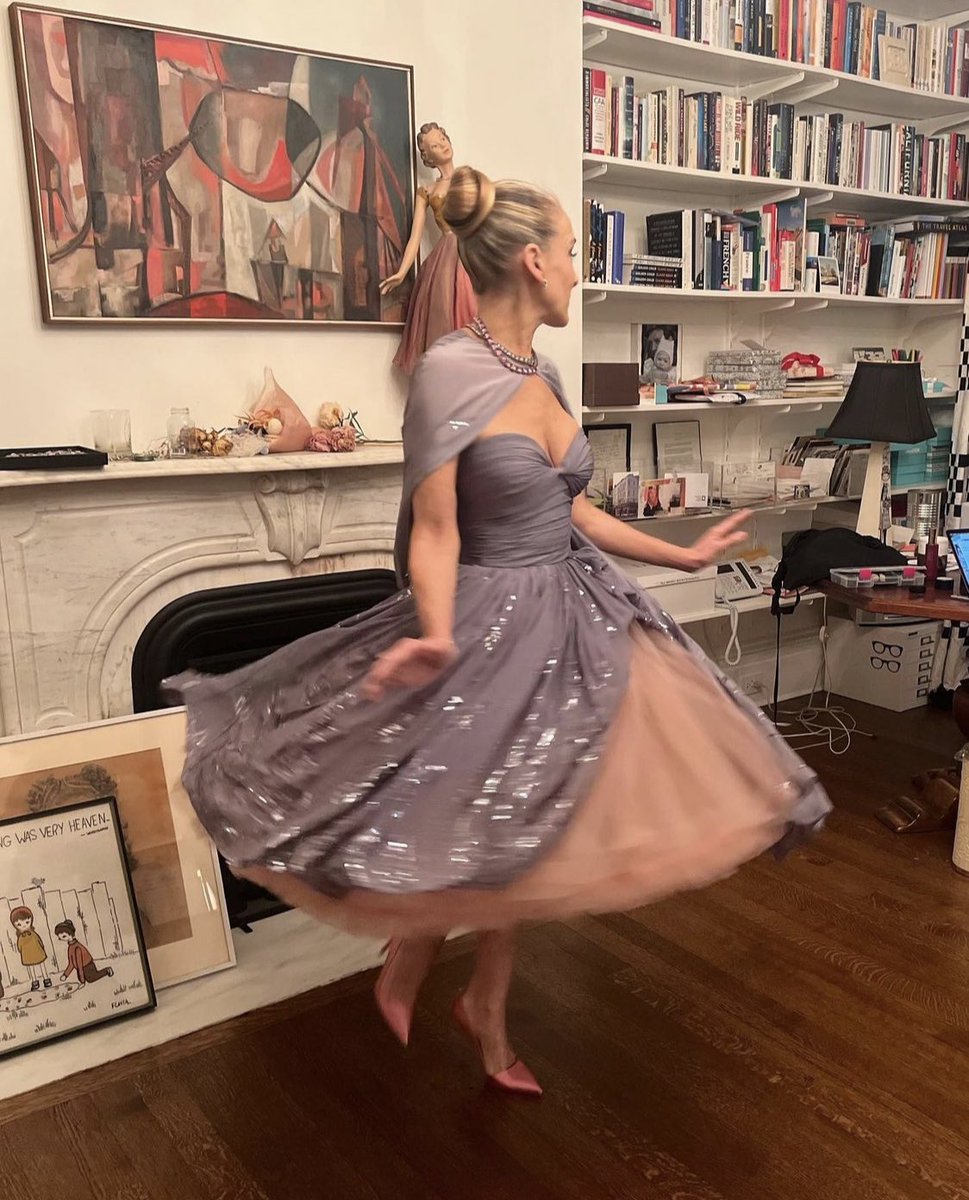 EderSunshine's tweet photo. .@SJP getting ready for the @AndJustLikeThat NY premiere 💕

#AndJustLikeThat https://t.co/4YEoCu8c2G