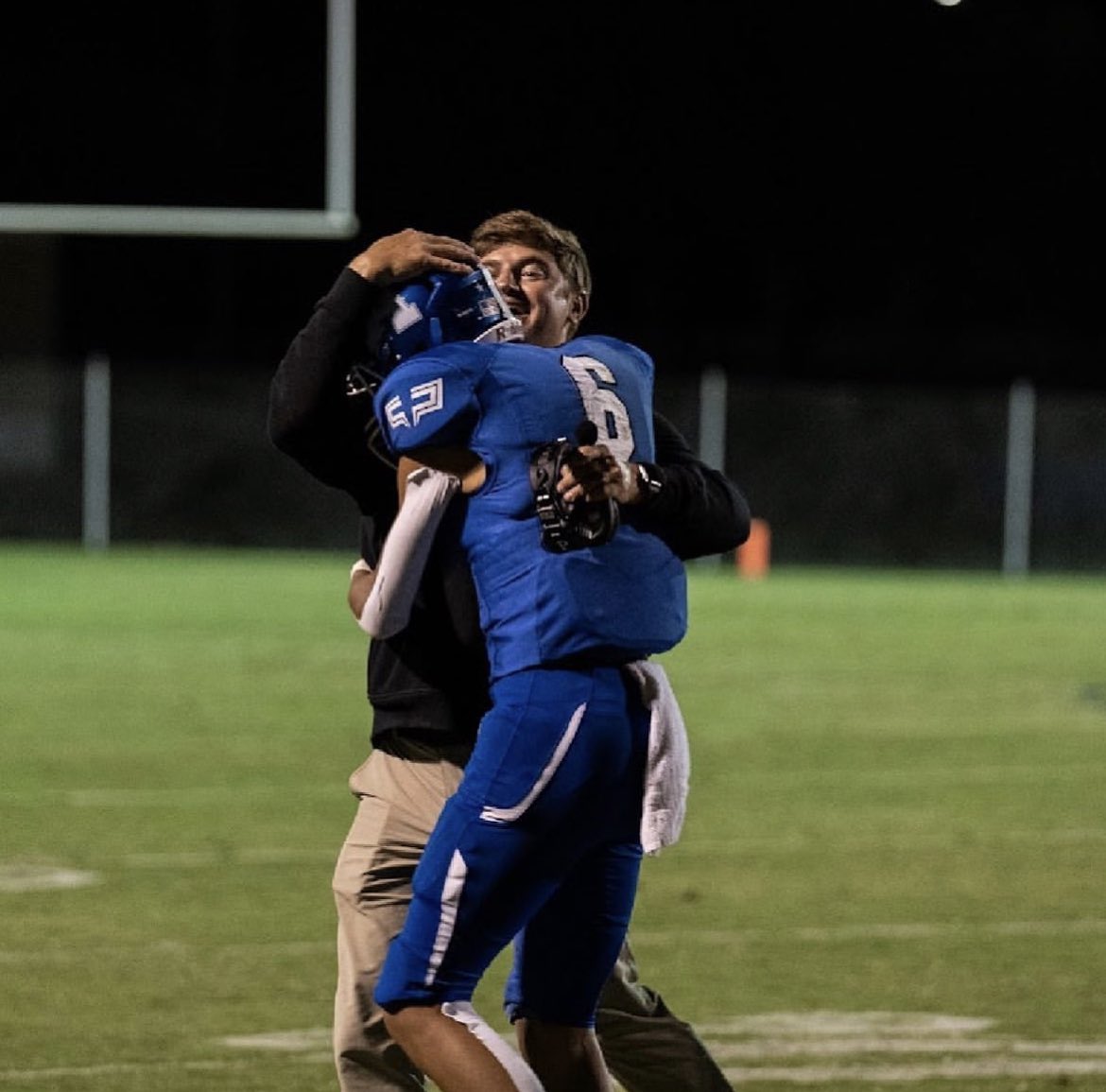 j_blake_brewer's tweet photo. Please keep this young man and his family in your thoughts and prayers. It’s not fair what some have to endure.  We love you @khydawg8 https://t.co/3Si6z8WeKY