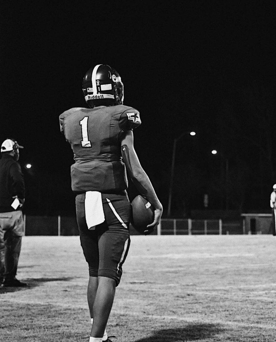 j_blake_brewer's tweet photo. Please keep this young man and his family in your thoughts and prayers. It’s not fair what some have to endure.  We love you @khydawg8 https://t.co/3Si6z8WeKY