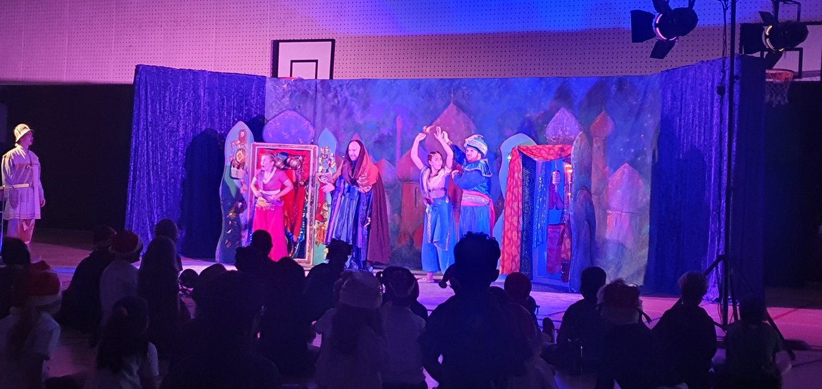 DIA_Principal's tweet photo. Not sure who enjoyed today's Aladdin performance more, me or the @DIA_Primary students! Thanks @S4KInternationl! #DIAperforms #DreamInspireAchieve https://t.co/8WhxU4rypI