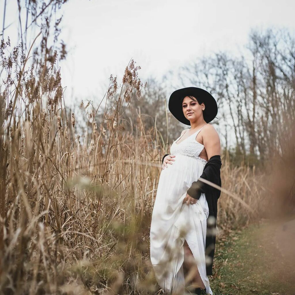 TheRecRogue's tweet image. These photos were taken Nov. 24th by the talented @kscruciphotos near our home. Little did we know at the time that a little over 24 hours later I would go into labor surrounded by loved ones at our Thanksgiving table. I was admitted to the hospital the … instagr.am/p/CXPv7LbIrQ3/