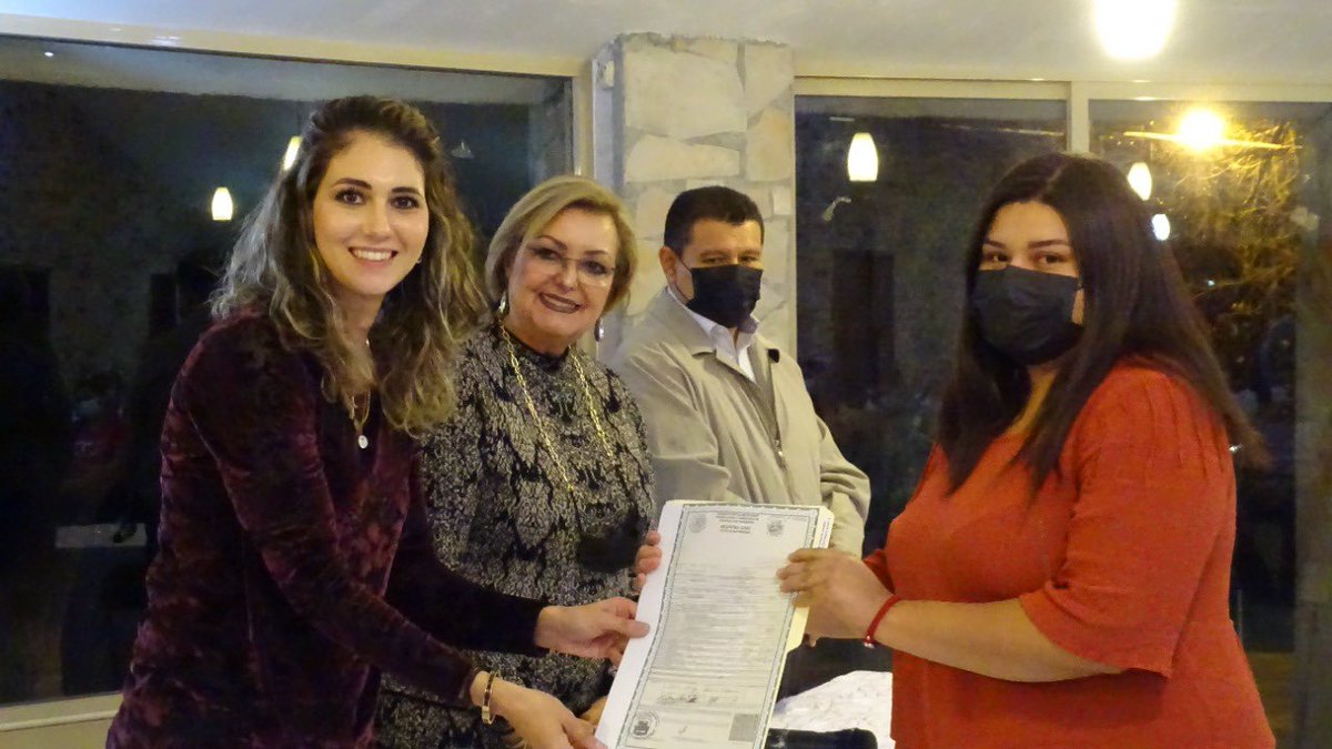 Esta noche se llevaron a cabo las Bodas Comunitarias. 

El Gobierno de Múzquiz y el DIF Municipal en coordinación con el Registro civil, celebraron el matrimonio de las parejas muzquences.
