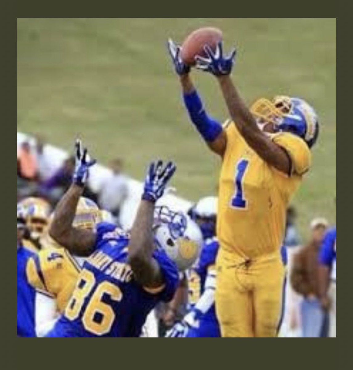 BridgesMakel's tweet photo. Blessed to receive an offer from Fort Valley 🔵🟡 @CoachTripp98 @CoachNelsonFB @Gilbert14Johnny @DoughertyHigh @Coach_M_Nix https://t.co/fj1sP8PK72
