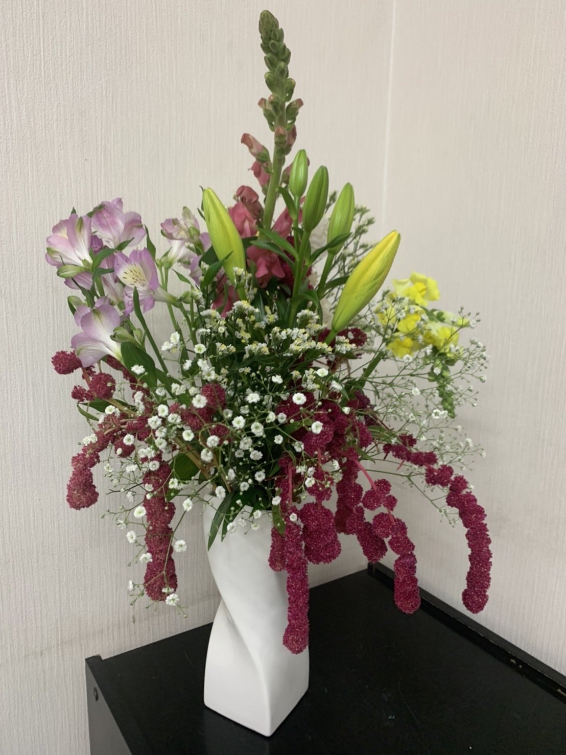太陽パーツ株式会社 石原工場から 今週のお花 今週のお花 ﾟ アマランサス子実 金魚草 百合 かすみ草 ハナハマサジ ハナハマサジの花言葉 永久不変 上品 知識 アマランサス子実 金魚草 百合 かすみ草