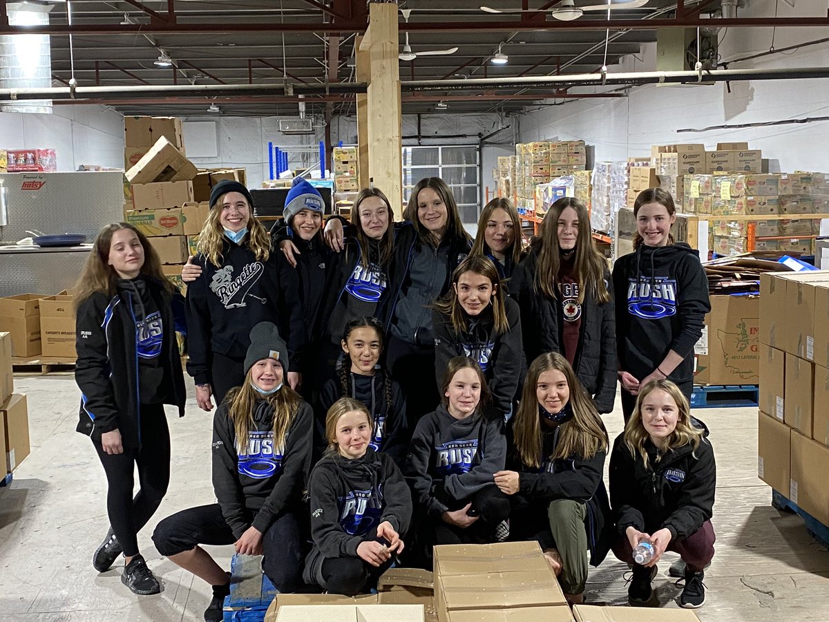 kmccullough99's tweet photo. Wow! So proud of our ringette team for packing enough boxes to feed 250 families this holiday season. My heart is so happy. @ReddeerFoodbank @RedDeerRingette #community #boxtapingqueen https://t.co/i2ELtJLGtA