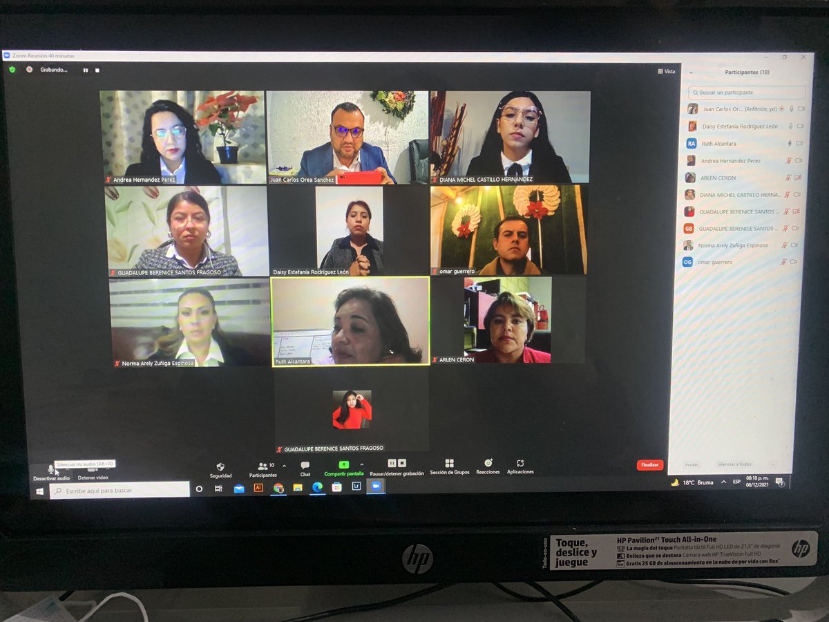 jcoreadg's tweet photo. Felicidades @AndysHp @mdemich21 @Lupisamel @DaiELeon por su #Coloquio #mkt #Felicitaciones  la mejor mesa https://t.co/KwW4w6yngS