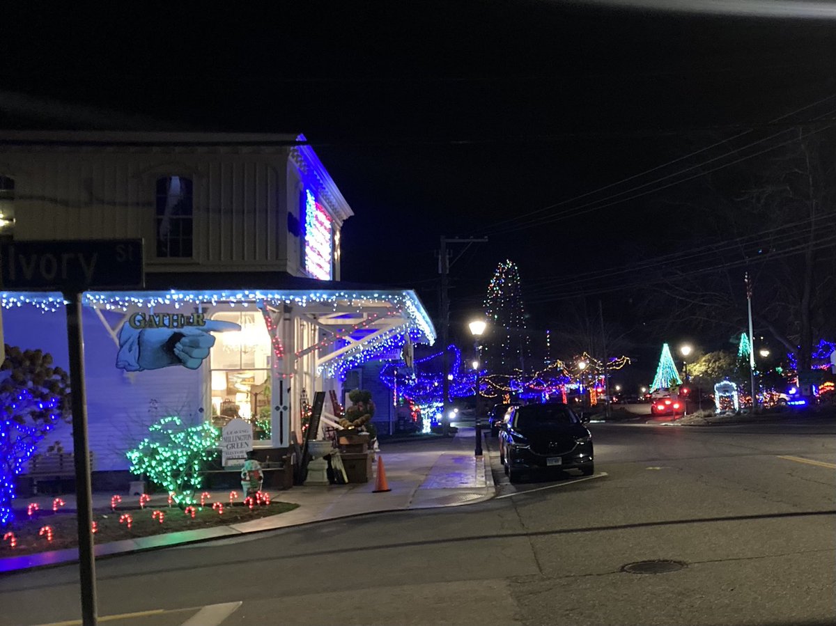 JFSpallone's tweet photo. No community gathering this year in #IvorytonCT, but the village is looking festive as usual! 🌲@IvorytonLibrary https://t.co/2HVUEG0yGF