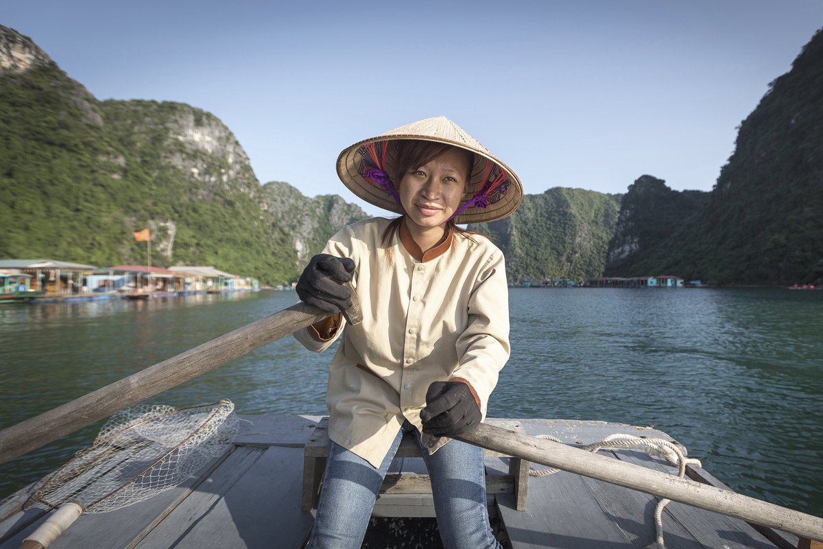 HeritageLine's tweet photo. Halong Bay Cruise
Day 1 of 3 (Afternoon)

Step aboard and enjoy a cocktail from the sun deck and let your eyes wander over the breathtaking scenery.

Explore Cua Van floating fishing village (via bamboo boat) as well as Tien Ong cave.

Full itinerary:
https://t.co/HUWnigir7v https://t.co/52HLdfsLXD