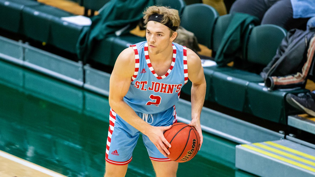 . <a href="/SJU_Basketball/">SJU Basketball</a> made a season-high 11 treys in a 69-61 win tonight at Hamline!

Senior Jake Binley (pictured from earlier this season) led 4 Johnnies in double digits w/a career-high 17 points in 23 minutes off the bench. 

RECAP: gojohnnies.com/news/2021/12/8…

#GoJohnnies #d3hoops