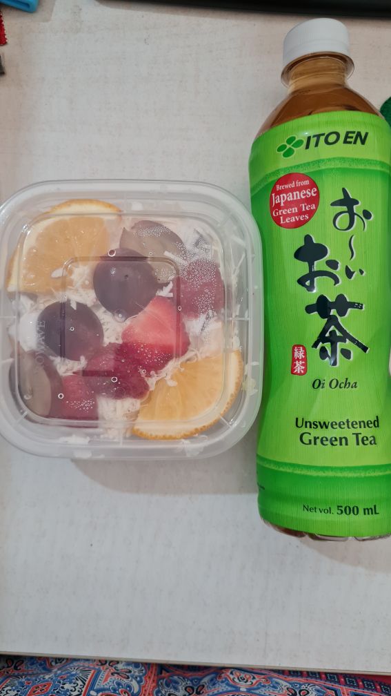 Deeply_n0n's tweet photo. Surprise Breakfast!! Seperti biasa kalo abis dianter, beberapa menit kemudian di tlp buat di remind "jangan lupa sarapan" (ya gue sering lupa makan apelagi sarapan). Curiga tas kerja sedikit berat, ceki ceki ada beginian 😍.. Trimikisi pak suamik 😘 https://t.co/LcHT8hVNhj
