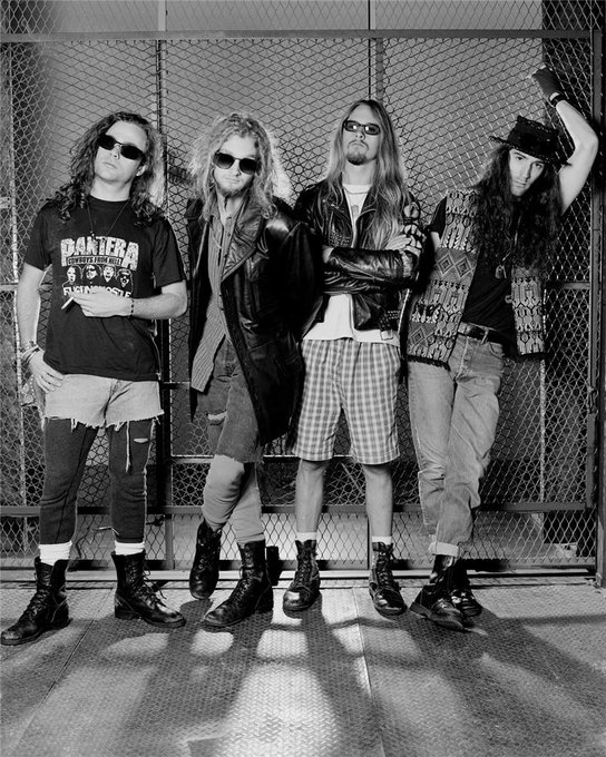 Classic Rock In Pics tweet media