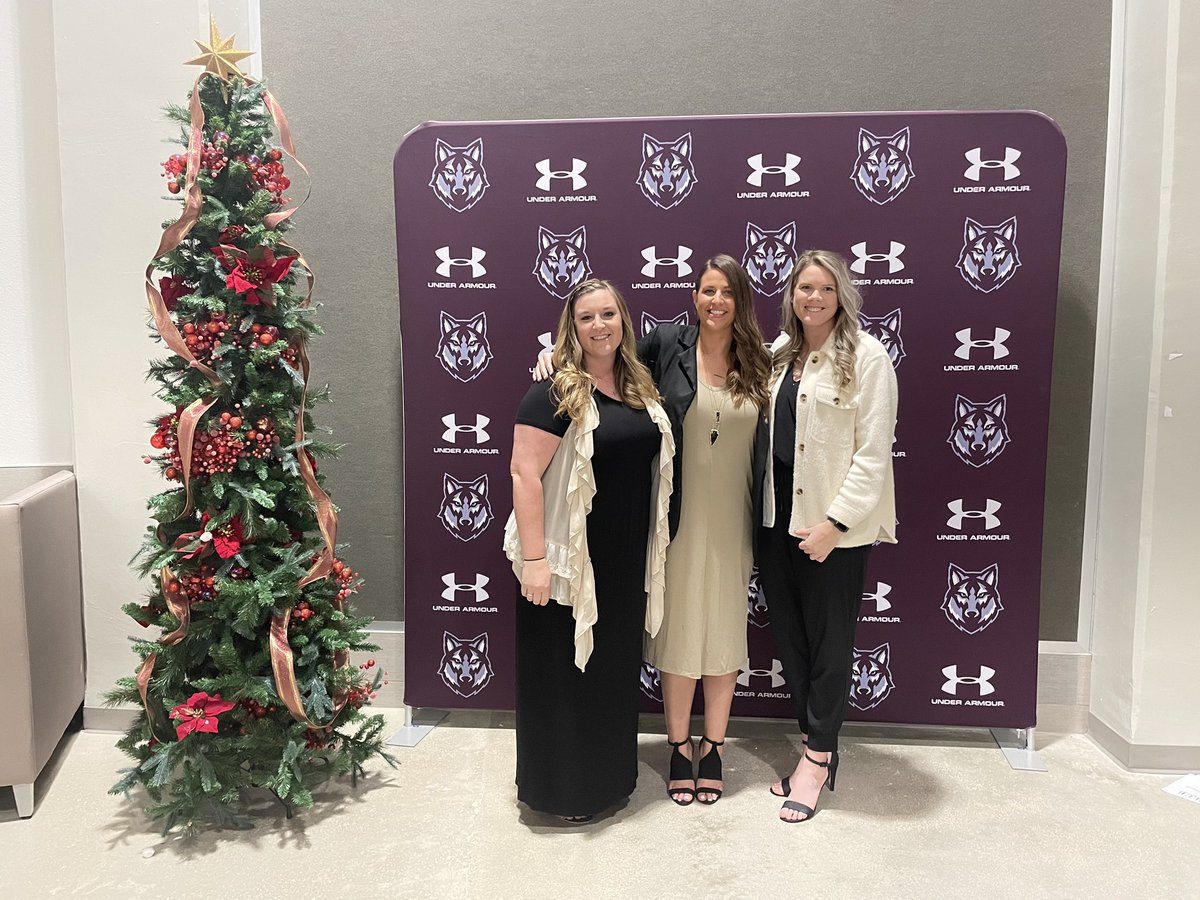 SamiSpringfield's tweet photo. These girls. These coaches. This program.♥️🐺 @DHSWolvesVB @alyceleonhardt6 @LCifreo09 #BTP #DHSvb #sportsbanquet https://t.co/Ah1uitzgm6