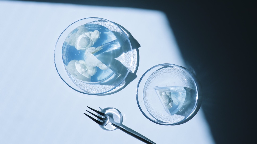 구름이 담겨있는 젤리케이크☁️🍰
하늘의 한조각을 떼어 온것 같은 구름이 담긴 젤리케이크에요.
'구름과 별의 맛은 어떨까?'라는 생각에 모티브를 얻어 만들었다고 해요.
🍰Tomei