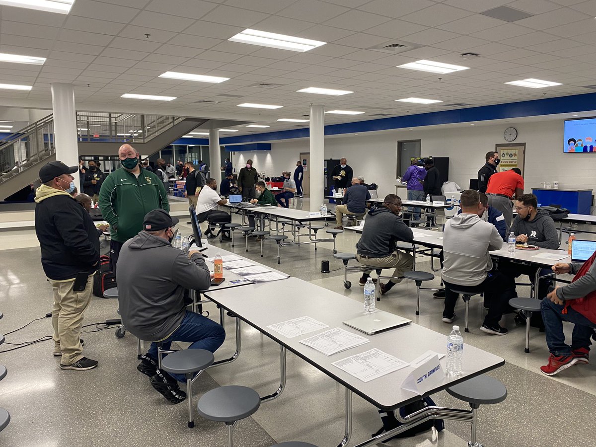 CoachJWilkes's tweet photo. Another recruiting fair down ☑️

Thanks to all who helped make it happen and thanks to all of the coaches who make this such a special event each year! https://t.co/MERNGXBYh5