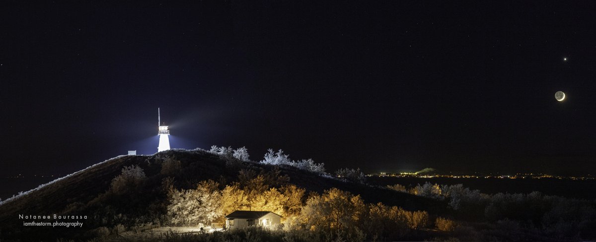 isthestorm's tweet photo. Being out this evening, I saw the moon and a planet (Jupiter, I think) travelling together in tonights night sky. It reminded me of a similar night two years ago in December of 2019 when I took these photographs at Cochin #Saskatchewan .

Which one of these is your favourite? https://t.co/hEQyfWrCGI