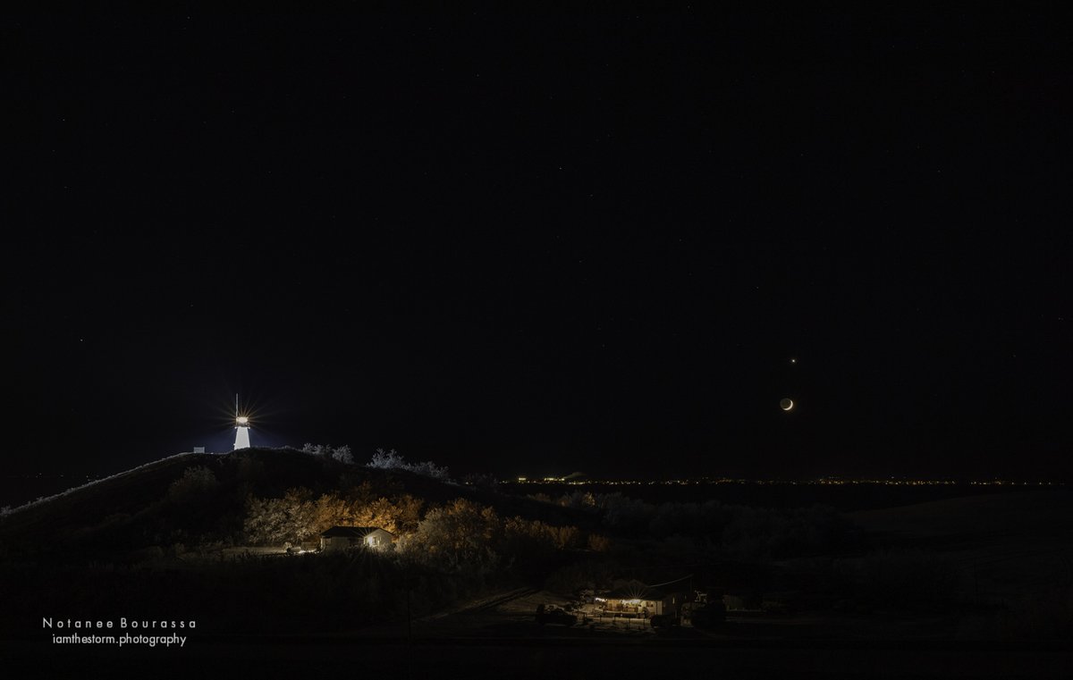 isthestorm's tweet photo. Being out this evening, I saw the moon and a planet (Jupiter, I think) travelling together in tonights night sky. It reminded me of a similar night two years ago in December of 2019 when I took these photographs at Cochin #Saskatchewan .

Which one of these is your favourite? https://t.co/hEQyfWrCGI