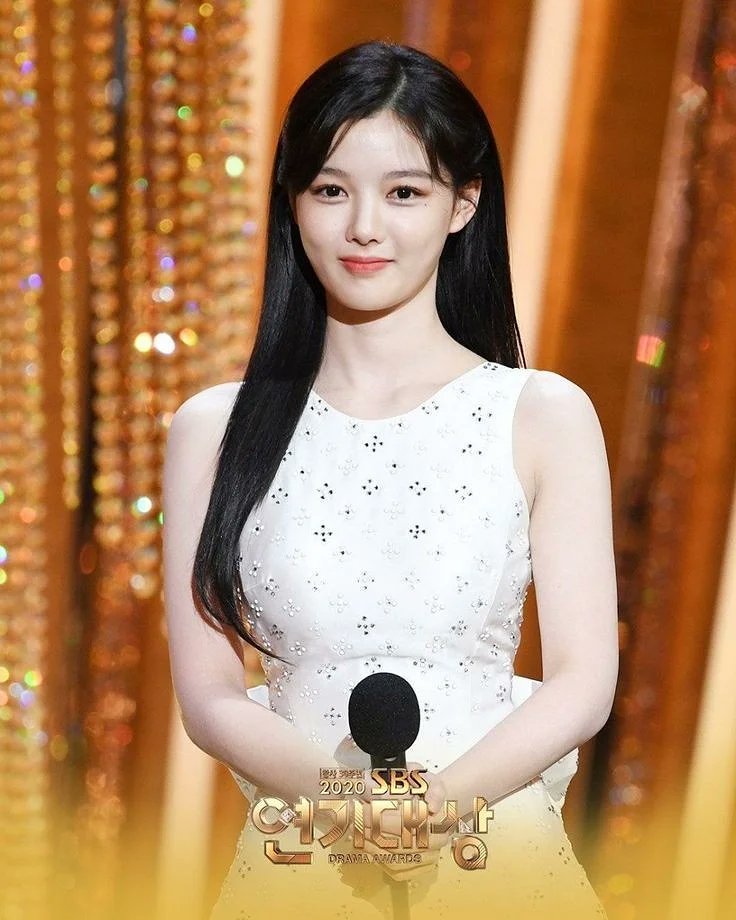 Kyoojung22's tweet photo. Can't wait  to my Madame MC #KimYooJung https://t.co/IVRpldAhvO