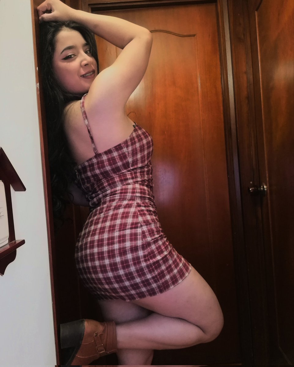 Miss_Suarez_'s tweet photo. Hola que hacen https://t.co/MKBxI7XW1E