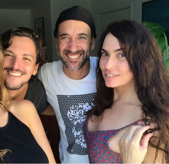 Miguelfernand3s's tweet photo. Como é bom estar em casa novamente 🖤Pai e mãe https://t.co/Jt6w8jOw5X