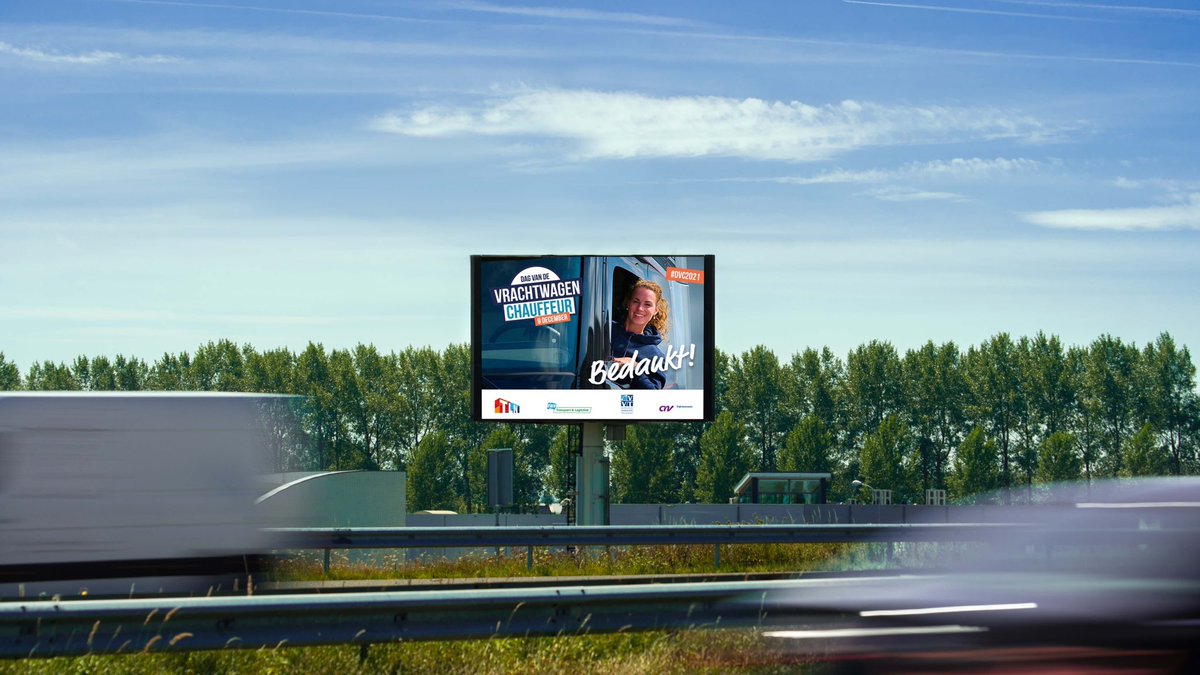 Vandaag is de 𝗱𝗮𝗴 𝘃𝗮𝗻 𝗱𝗲 𝘃𝗿𝗮𝗰𝗵𝘁𝘄𝗮𝗴𝗲𝗻𝗰𝗵𝗮𝘂𝗳𝗳𝗲𝘂𝗿. Heb jij al een van de reclamemasten gespot langs de weg? Bedankt chauffeurs van Nederland!🚛 #DVC2021