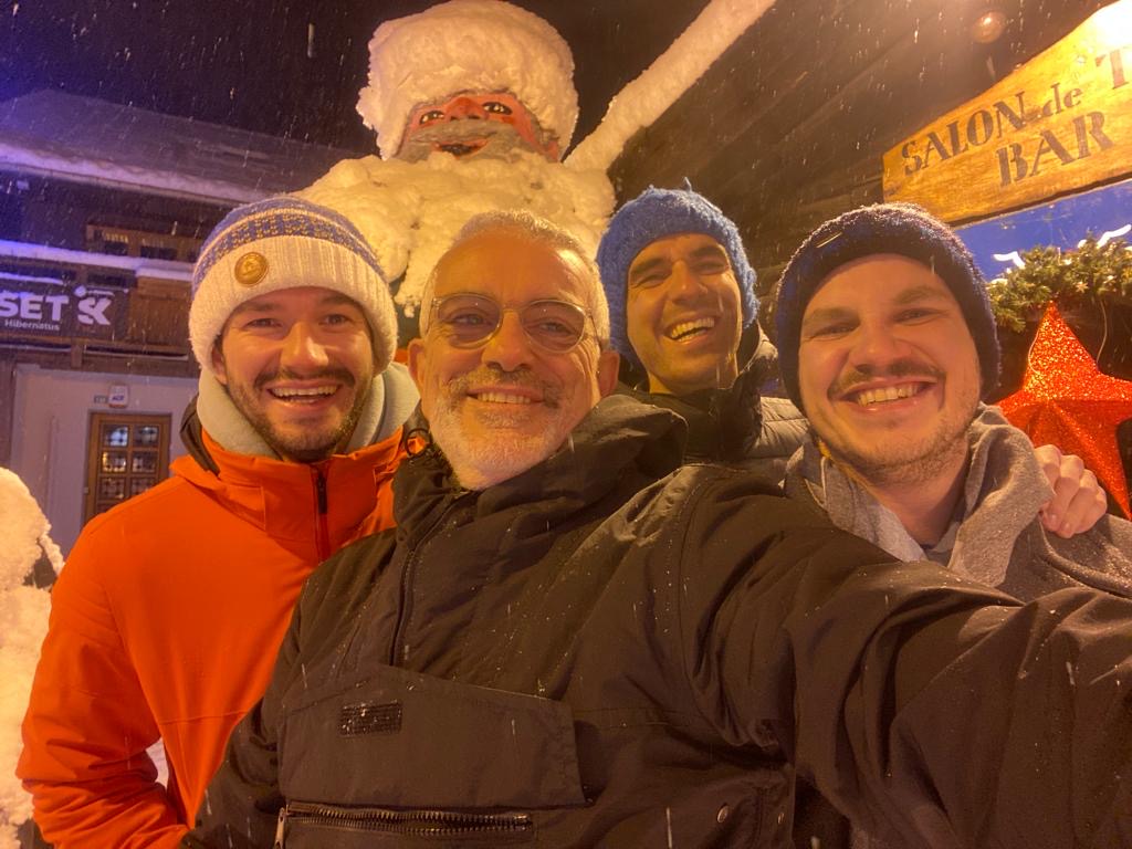 🏔️ @Dahub a eu la chance de débattre autour du sujet : “la data dans tous ses états !” lors des #TourismDigitalDays organisés par l'Office de Tourisme des <a href="/2ALPES/">LES 2 ALPES</a>.

🤠 Petit bonus ci-dessous : la dream team des intervenants ;)