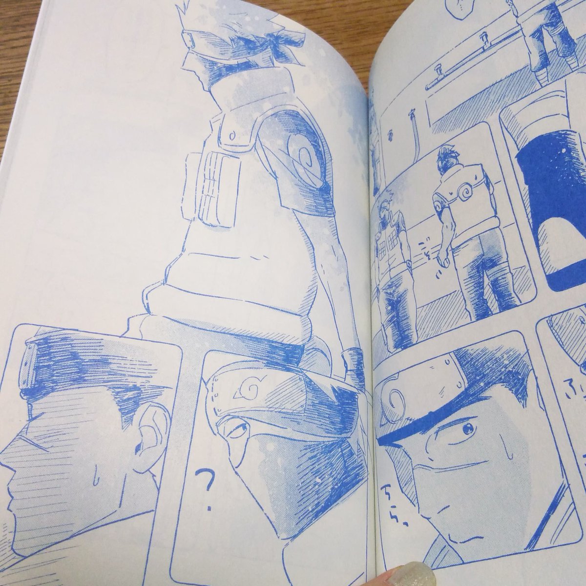 銭湯本の時と同じプリンテックさんで刷ってもらいました。表紙は五感紙 純白キラ、本文は孔版印刷色変えで春だけうっすらピンクの紙です🌸 