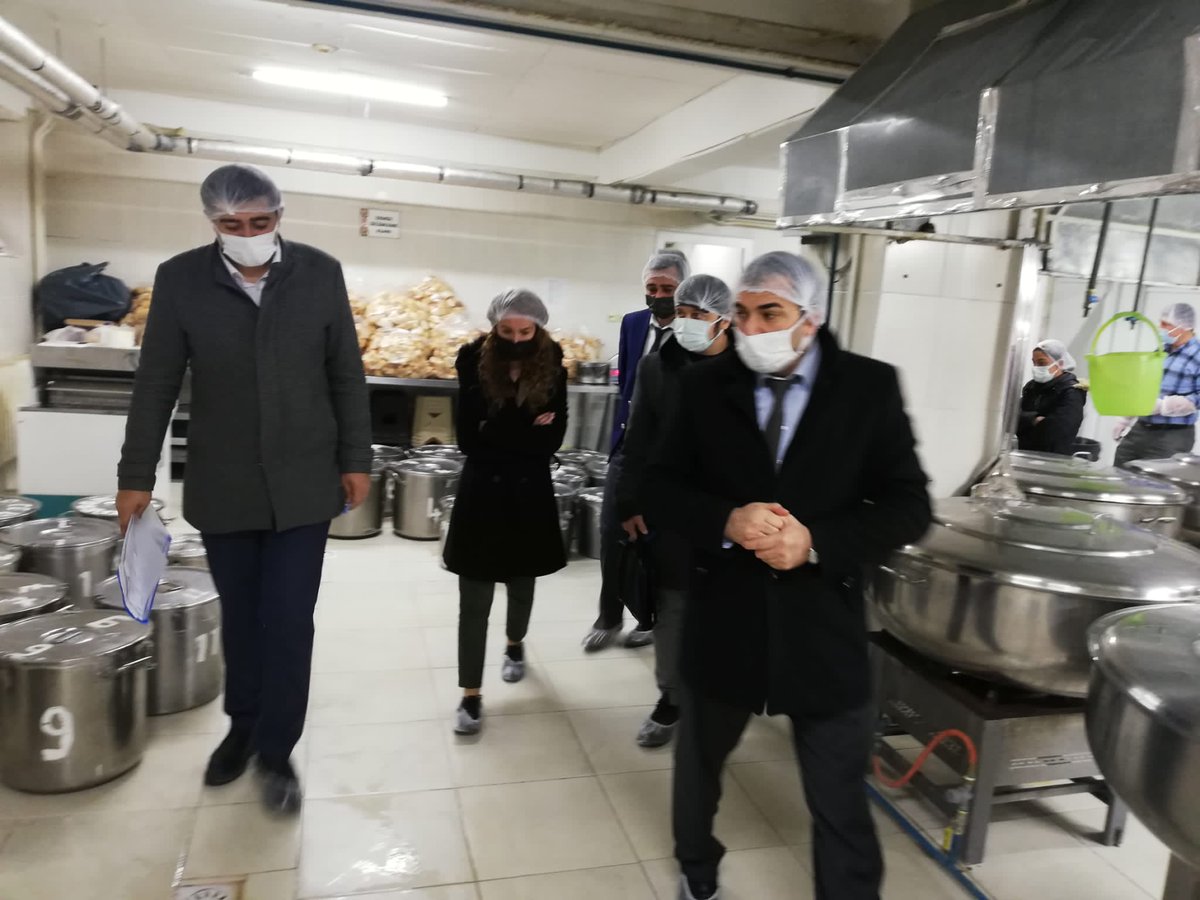 ugurmenekse05's tweet photo. Taşımalı öğrencilerimize yemek hizmeti veren,Alaçam Öğretmenevi yemekhanesi komisyon tarafından denetlenmistir.Özverili çalışmaları için Öğretmenevi yöneticilerimize, yemek hizmetinde çalışan personele ve denetim ekibine teşekkür ederiz.@AlacamMem @sztrl @gokhanmurat1 @samsunmem https://t.co/u7ztABNscs