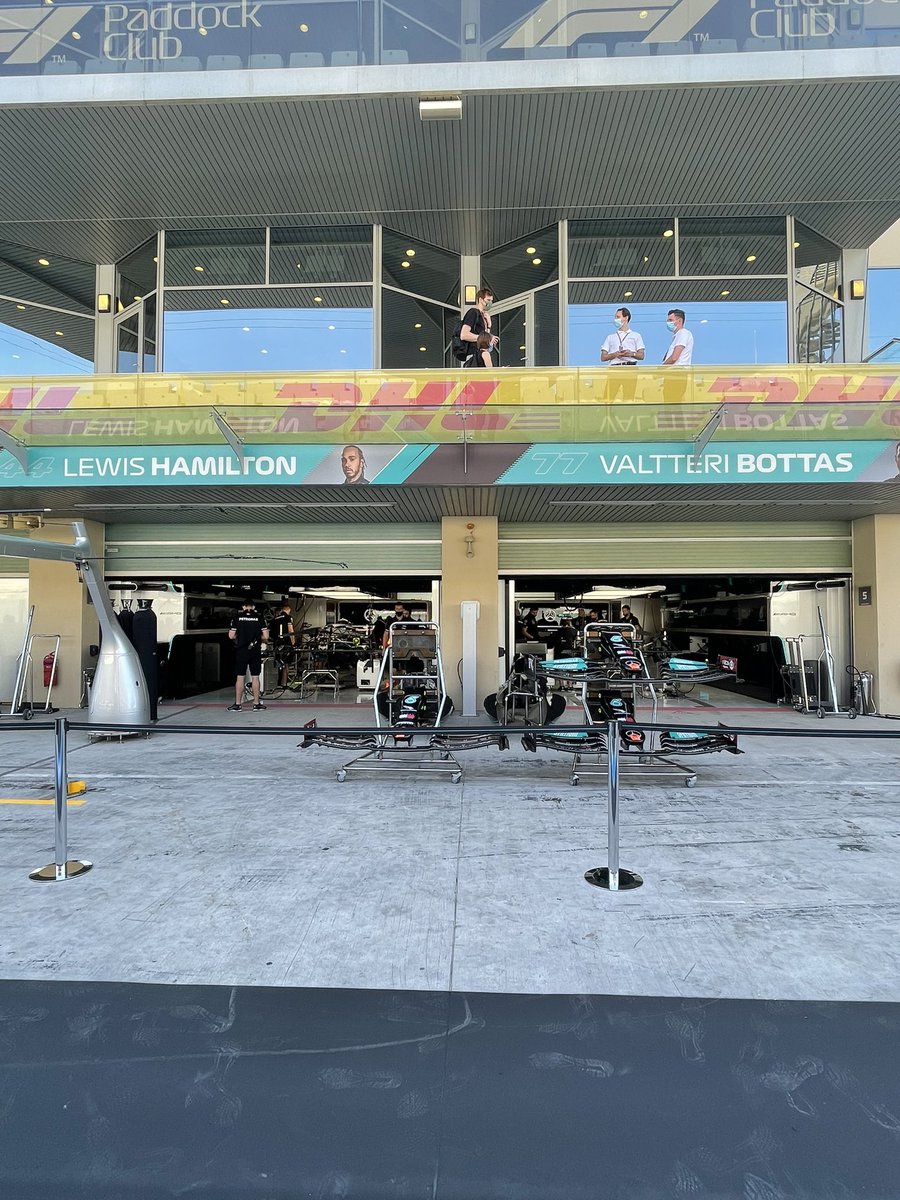 AllRoundGr8Guy's tweet photo. Having a look around! 👀 #F1 #AbuDhabiGP https://t.co/PFVeOYTNgz