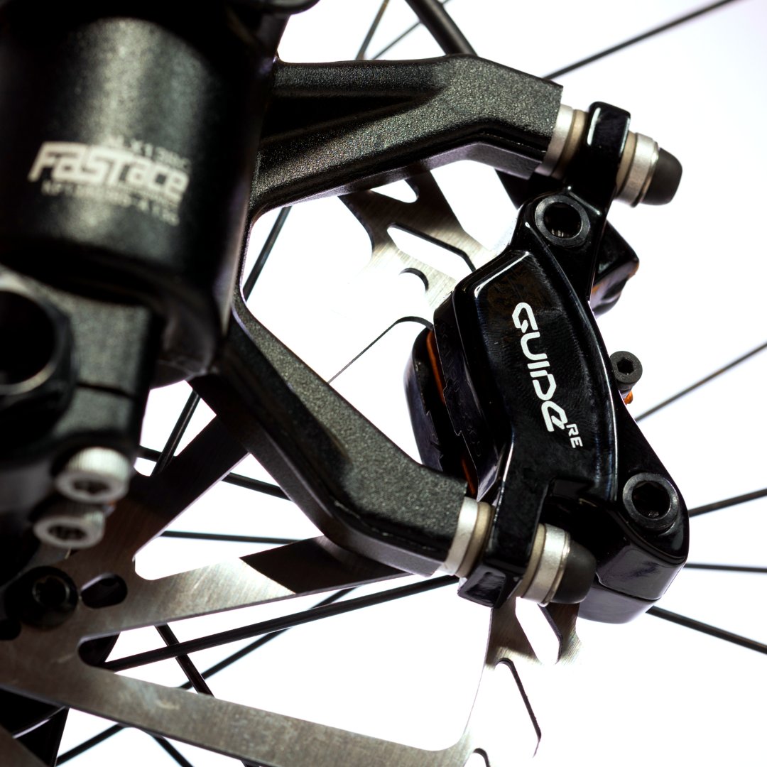 BraihBikes's tweet photo. At Braih, we look for quality, that's why we have relied on @SRAMmtb  for such a critical point as braking, with the specific brakes for electric bikes @SRAMmtb Guide RE.
#ebikes #Braih #Sram #electricmobility #bikes #emobility #quality #design #Superebike #mtb #bikelife https://t.co/KBbZ7iXjay