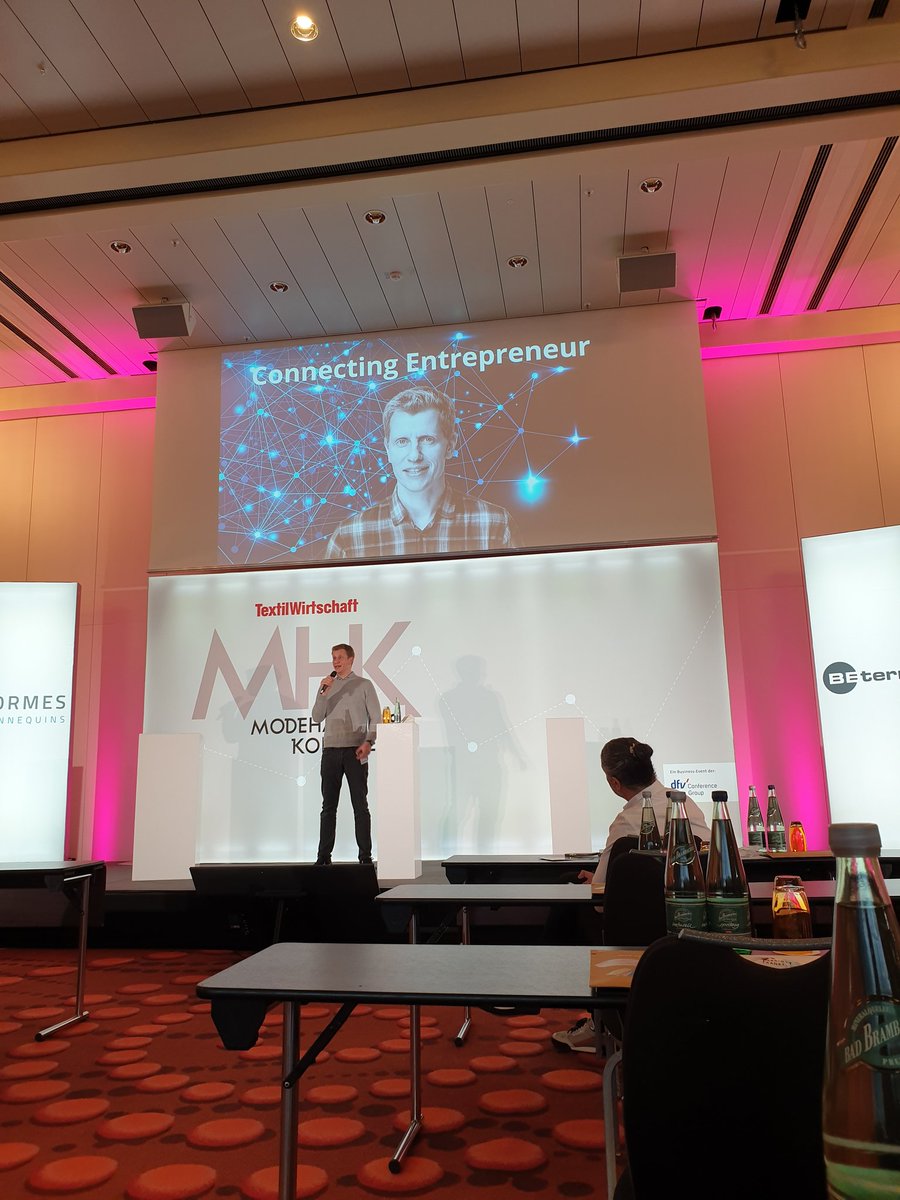 Prof. Dr. Bastian Halecker erzählt uns mehr zu #Entrepreneurship und Start-ups und warum wir in Zukunft mehr kollaborieren sollten. #DMHK21 @TW_online