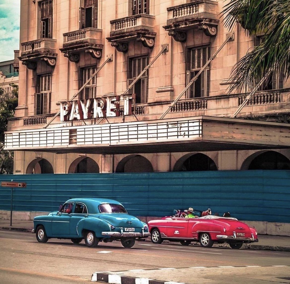 Flykube_UK's tweet photo. 📍Havana, Cuba

Havana is the capital city, the major port and the leading commercial centre of Cuba!🇨🇺

This is where you see the colourful buildings and vintage cars🌇 

📸: ig/ vinales_gallery 

#havana #cuba #habana #visitcuba #cubatravel #vintagecar #culture #explore https://t.co/kv2rL5fO1M