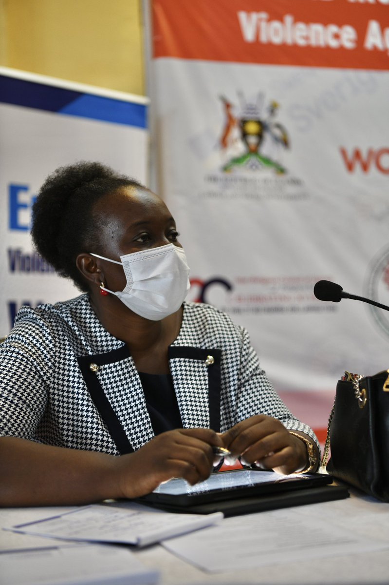unwomenuganda's tweet image. Panel comprises of Mr. Bernard Tungakwo, Tooro Kingdom (Representative #COTLA); Pr. Dr. Daniel Matte Archbishop Seventh Day Adventist Church (Rep @irc_uganda); Barbara Babweetera, Executive Director @CCFU_NGO and Dora Kiconco Musinguzi, Executive Director of @Uganetlaw #16Days