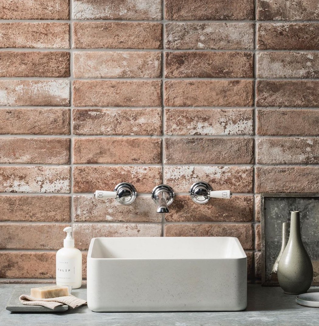 SwadlingUK's tweet photo. Get your home festive fabulous! 🎄
Our Invincible Collection of taps, mixer taps and showering has a timeless quality that enhances both traditional and modern bathrooms.
https://t.co/5K9kRihmqw
#christmasiscoming #taps #newtaps #periodhome #modernhome
#swadlingbrassware https://t.co/XO5kK0sF2u