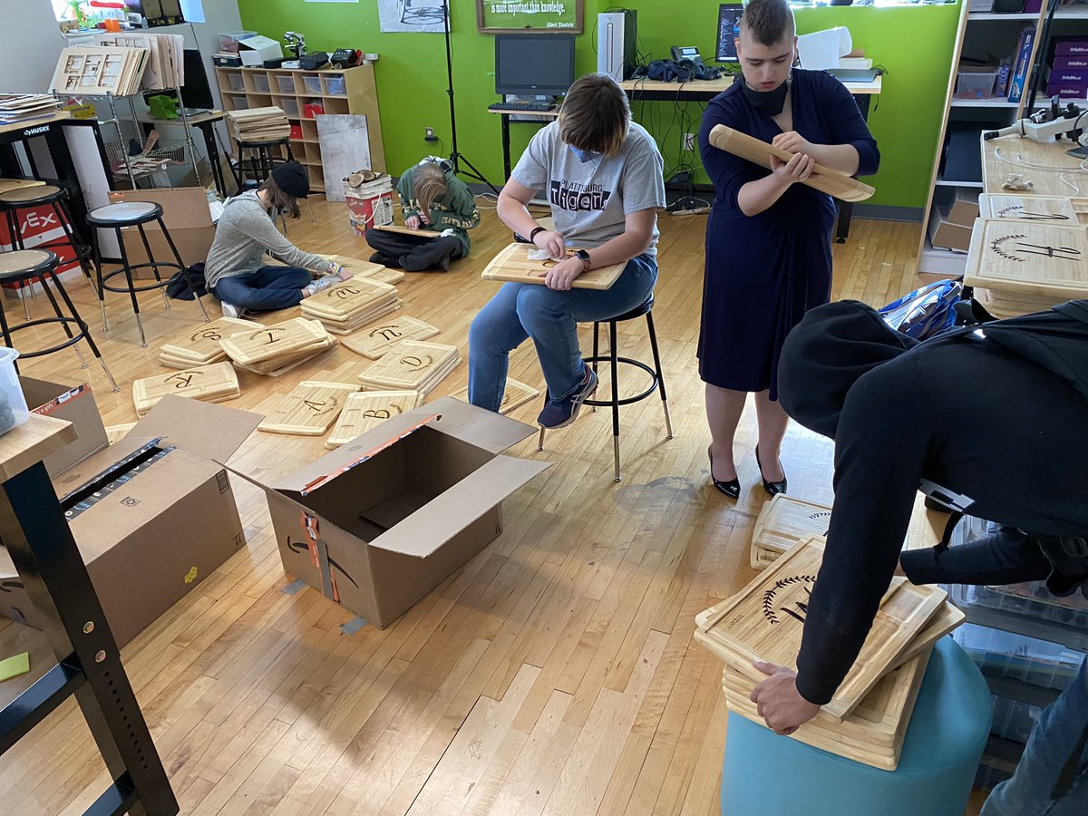 JoelwStephens's tweet photo. @Taylor_Graham10 @Ms_ADial Yep!  This was a student led project from design to delivery! @PburgInnov8tion https://t.co/lIASCBXXVp